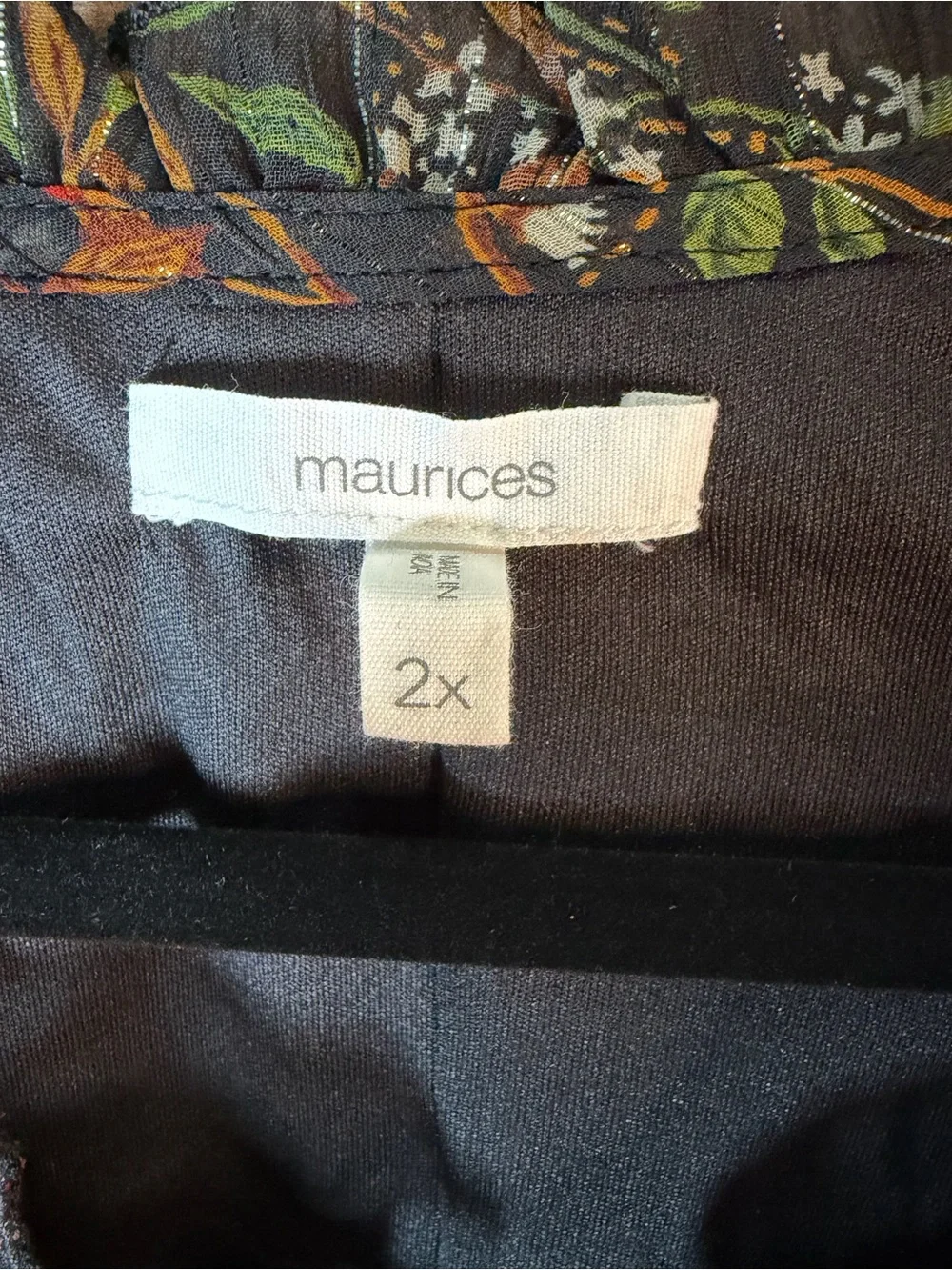 Maurices NWOT Black Floral Smocked Tie-Neck Blouse Size 2X 💕🖤